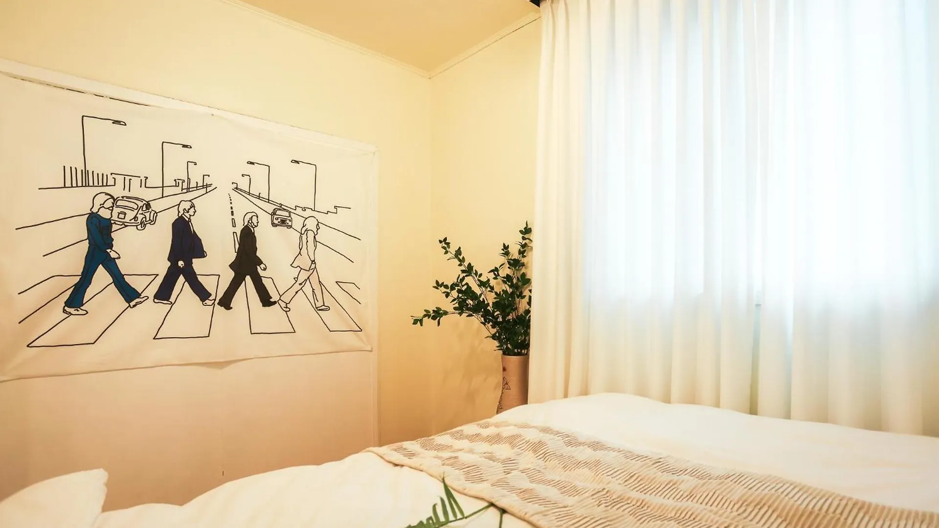 Travel And Live In A Sunny House Up To 10 Hongdae Apartment Seoul