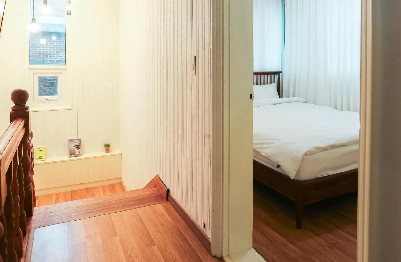 Travel And Live In A Sunny House Up To 10 Hongdae Daire Seul Güney Kore