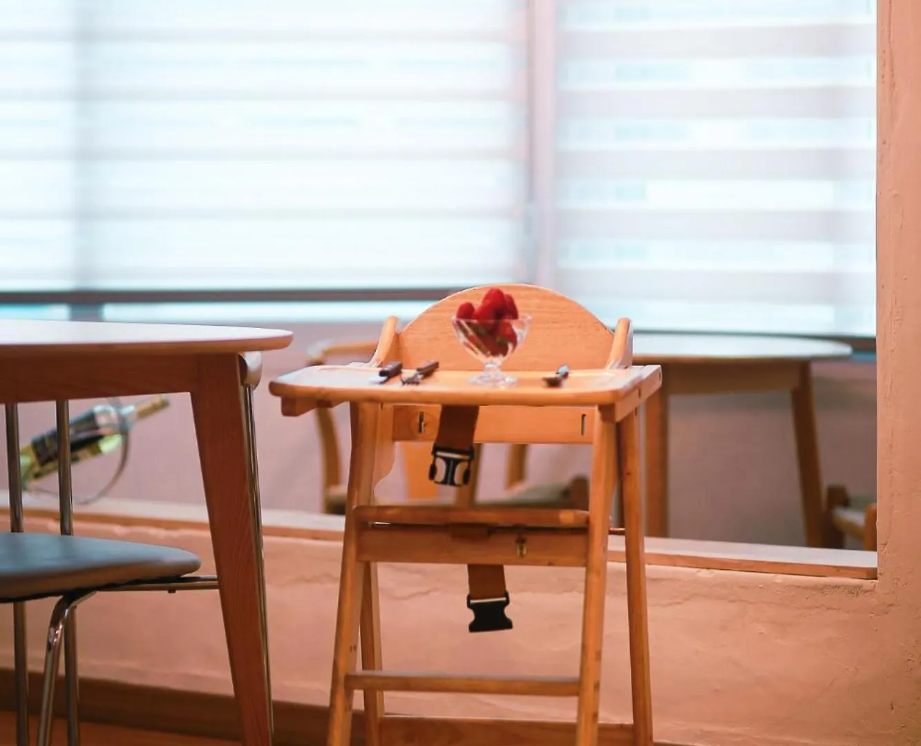 Travel And Live In A Sunny House Up To 10 Hongdae Daire Seul Güney Kore