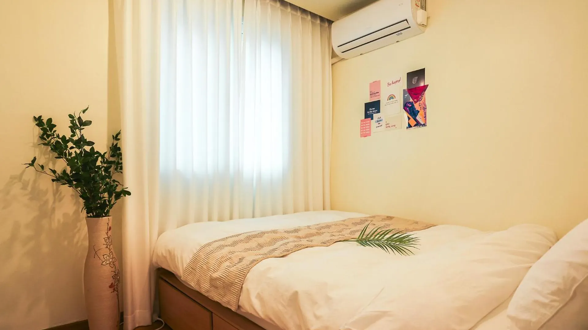 Travel And Live In A Sunny House Up To 10 Hongdae Apartamento Seul